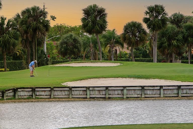 Free Golf On Us! callout