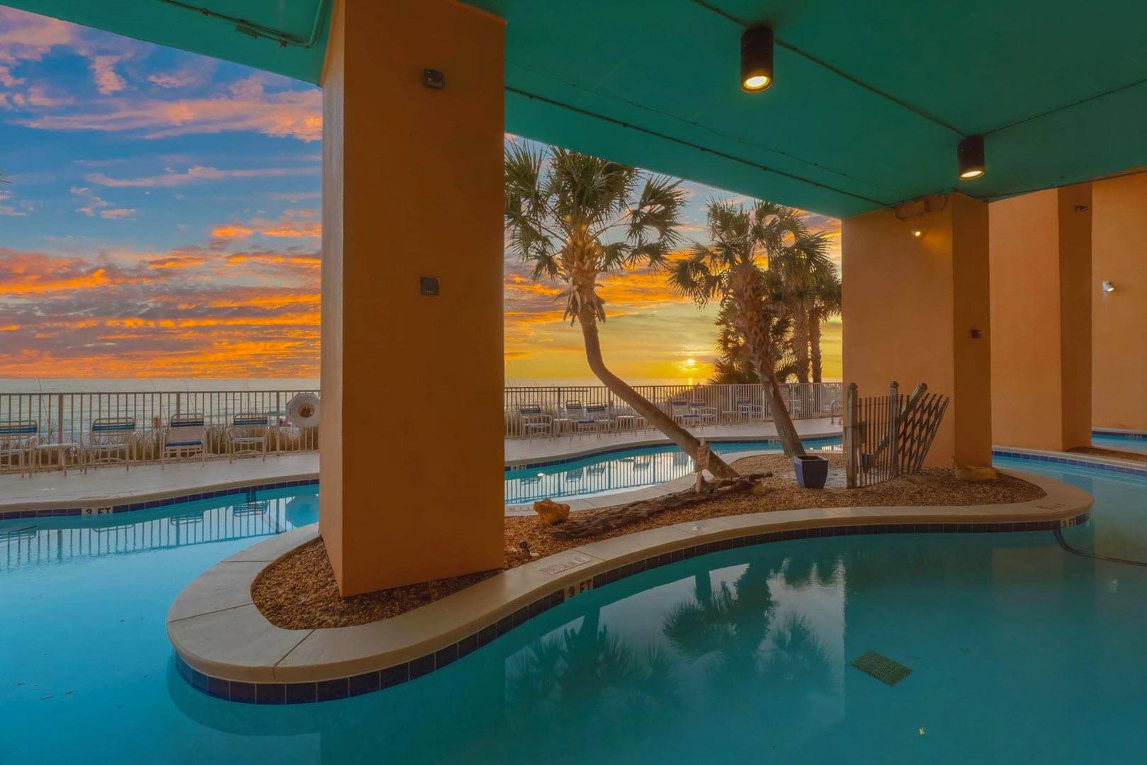 Pool and lazy river
