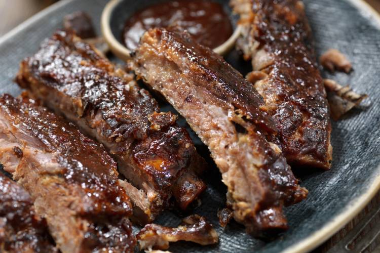 Things To Do Outlaws Bar-B-Q